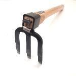 Pequeña garra japonesa con 3 dientes